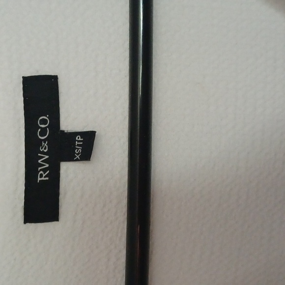 Blouse - Picture 2 of 3